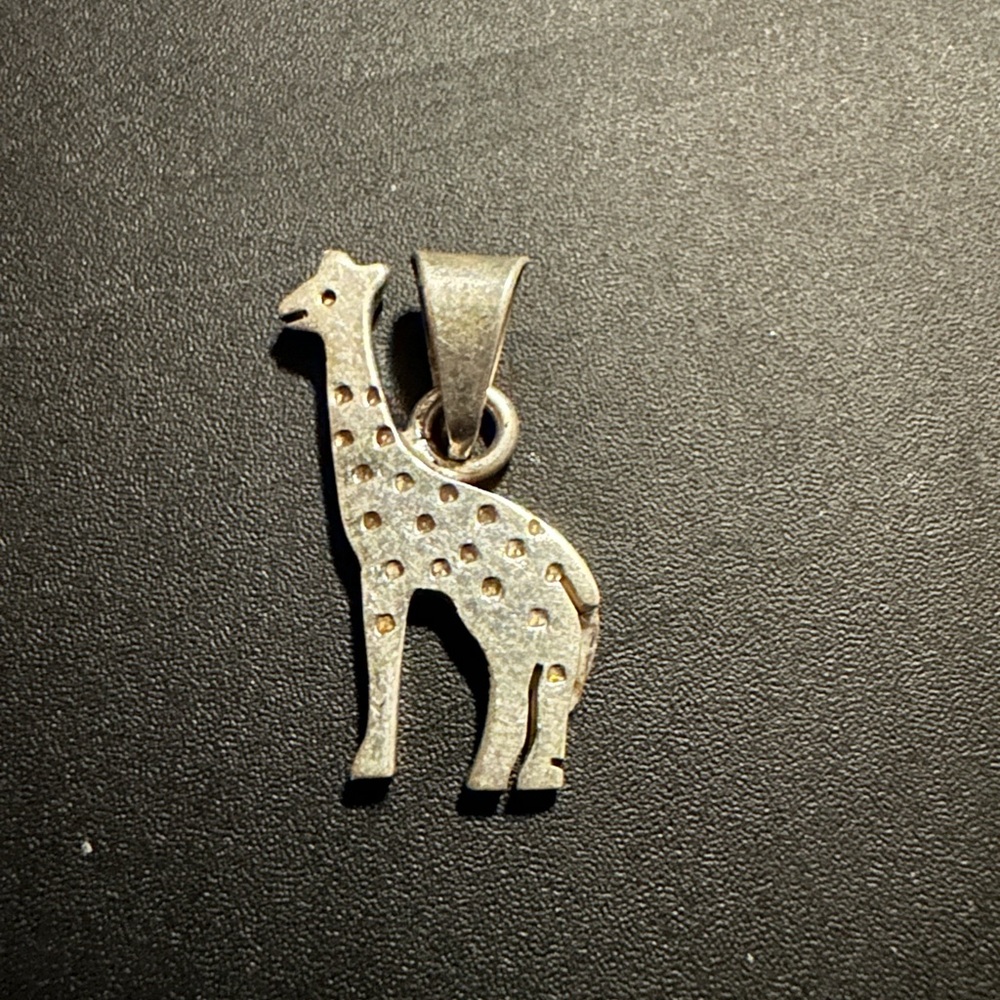 Sterling Silver 925 Giraffe Pendant Estate Jewelry Item